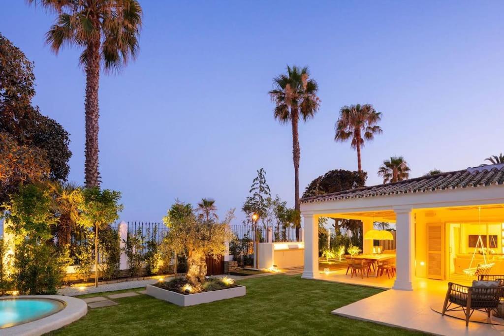 Villa Beachfront La Luisa, Golden Mile,