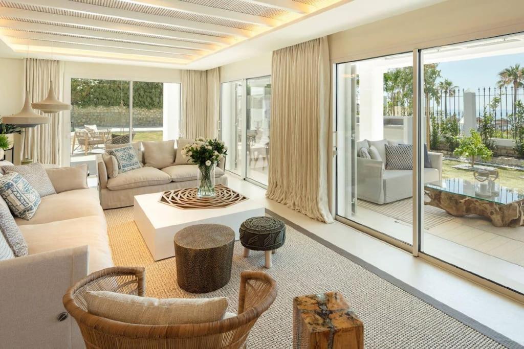 Villa Beachfront La Luisa, Golden Mile, Marbella