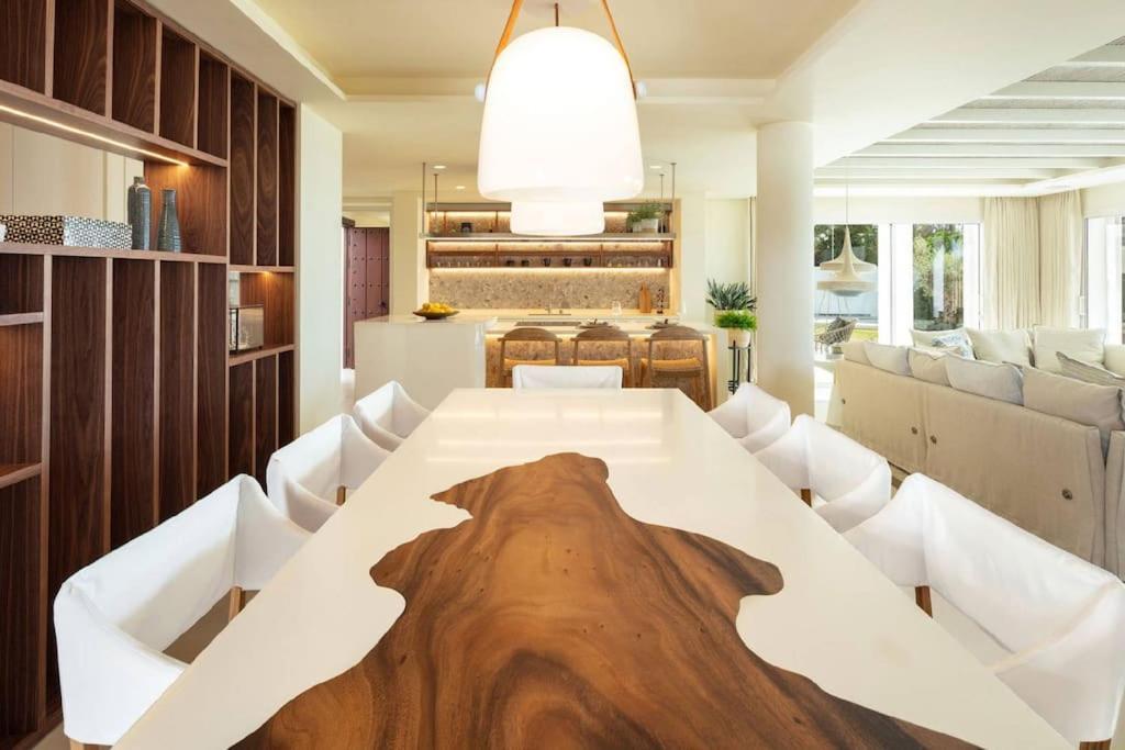 Beachfront La Luisa, Golden Mile,