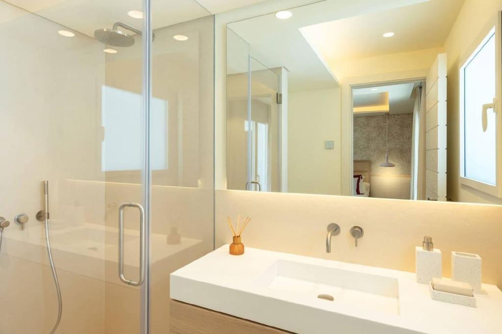 Villa Beachfront La Luisa, Golden Mile, *