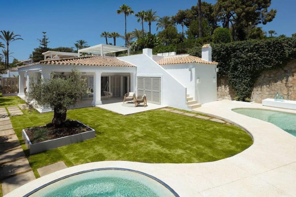Villa Beachfront La Luisa, Golden Mile, *