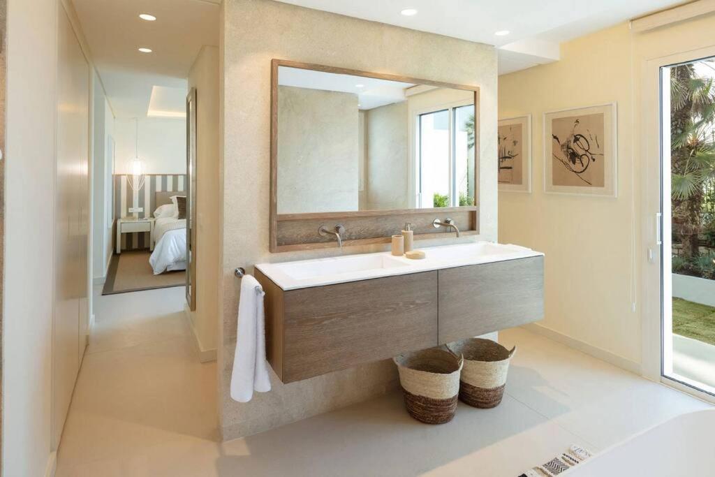 Beachfront La Luisa, Golden Mile, *