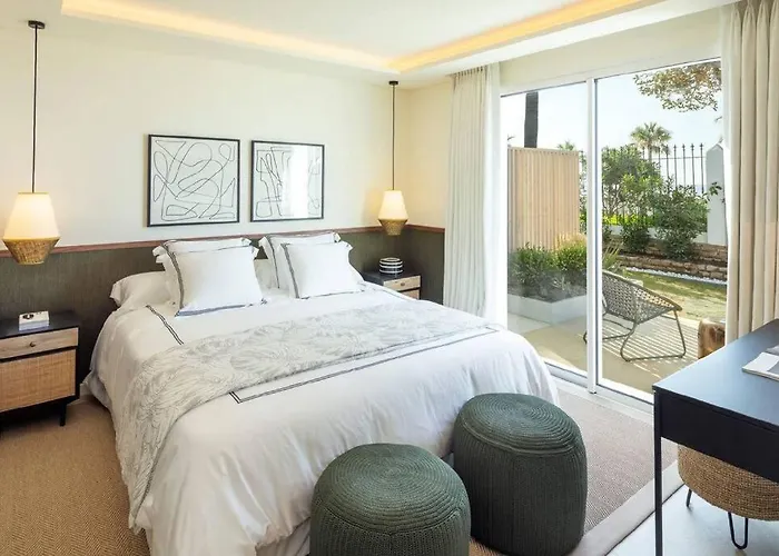 Beachfront Villa La Luisa, Golden Mile, Marbella
