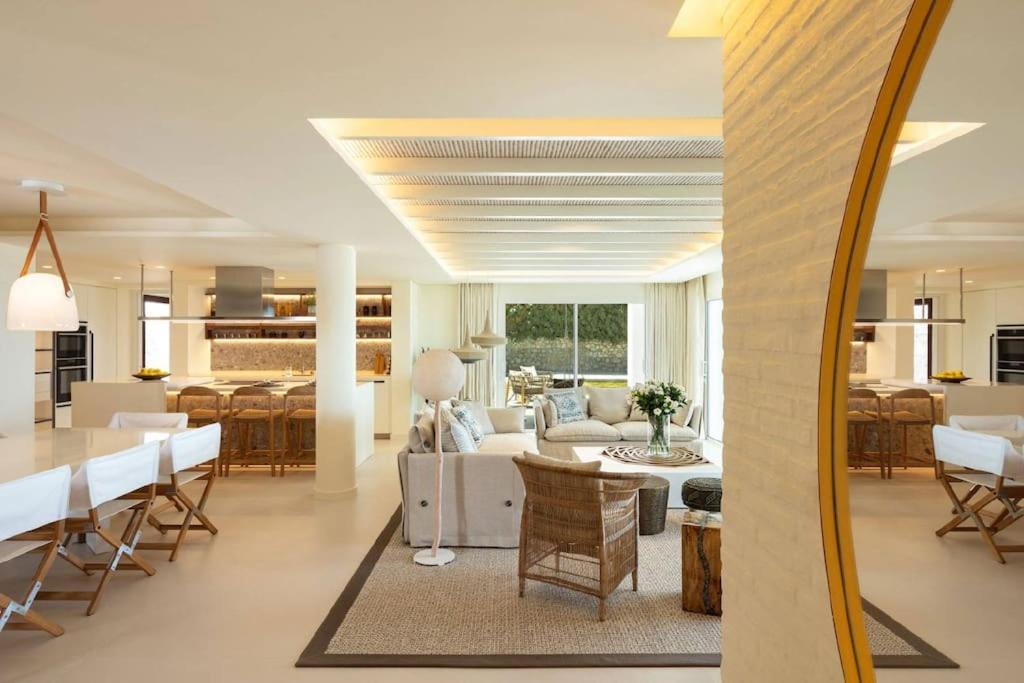Beachfront La Luisa, Golden Mile, * Marbella